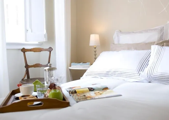 Romantic & Renewed 1 Bedroom Apartment In Campolide - 1E