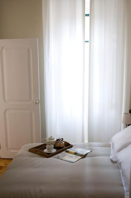 Romantic & Renewed 1 Bedroom In Campolide - 1e Lissabon