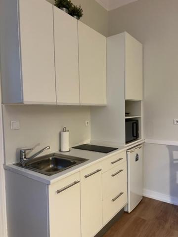 Romantic & Renewed 1 Bedroom In Campolide - 1e * Lissabon